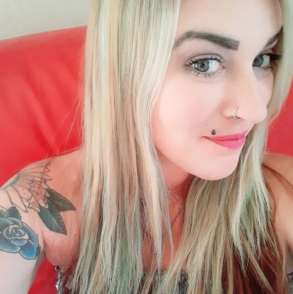 🥳💥Hi I am Britta! WELCOME TO MY CLOSET!!